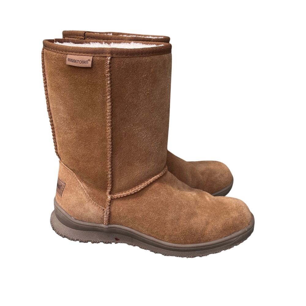 Minnetonka women's Olympia Tan Boot EUC, new insoles, 8 Medium